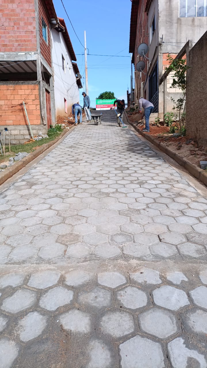 Pavimentação em Bloquete Sextavado de Vias Urbanas